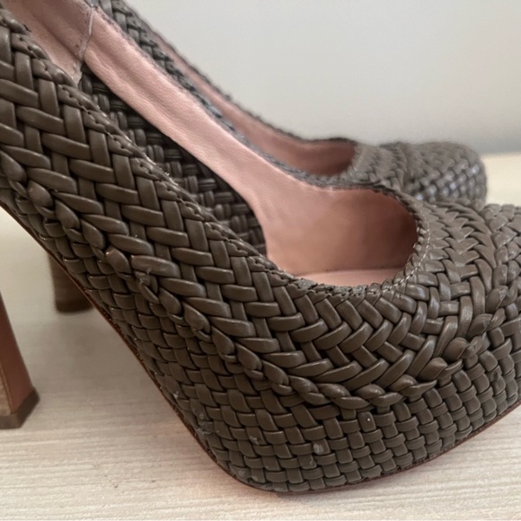 2/$50 Joan & David Woven Leather Heels Pumps Stilettos 5.5 5 1/2 - Picture 4 of 9